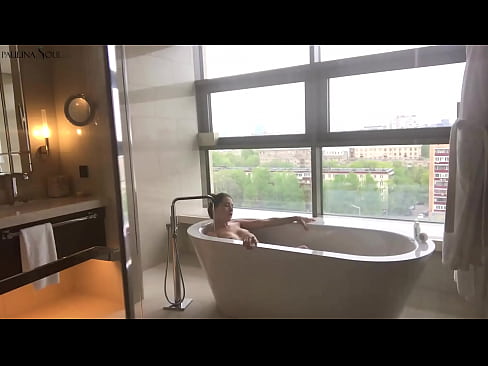 ❤️ Ogromna laska namiętnie waląca sobie cipkę w łazience ️❌ Porn video at pl.sexera.ru ❌️